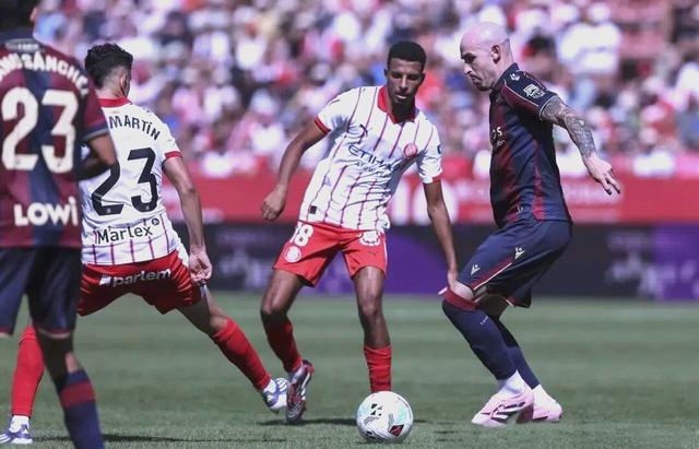 包含赫罗纳主场不敌毕尔巴鄂，遭遇连败的词条