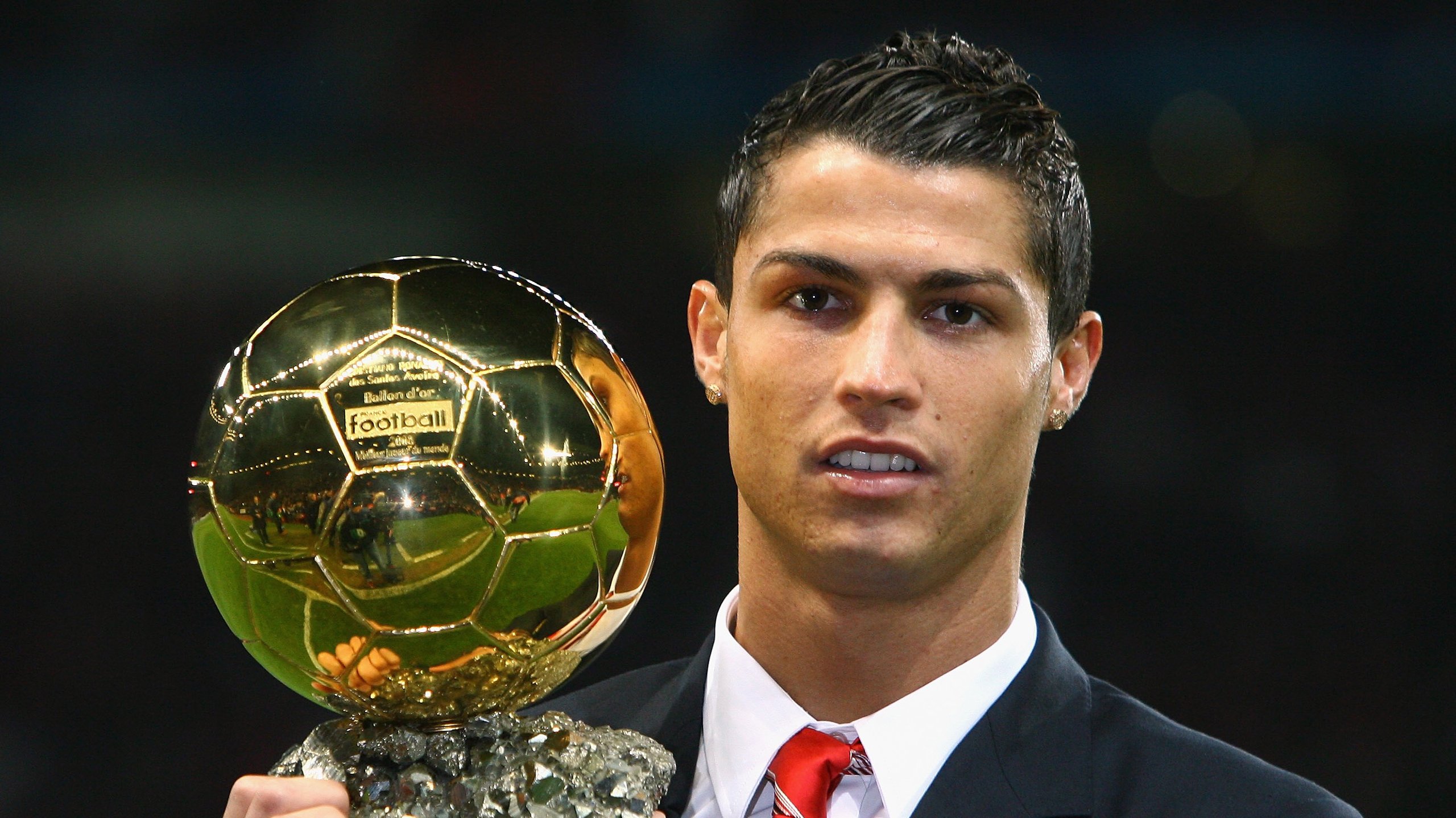 戈麦斯一骑绝尘，乌克兰轻取莱比锡红牛展现统治级表现